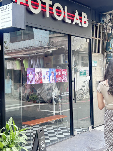 FOTOLAB 美式自助寫真館-台北中山店