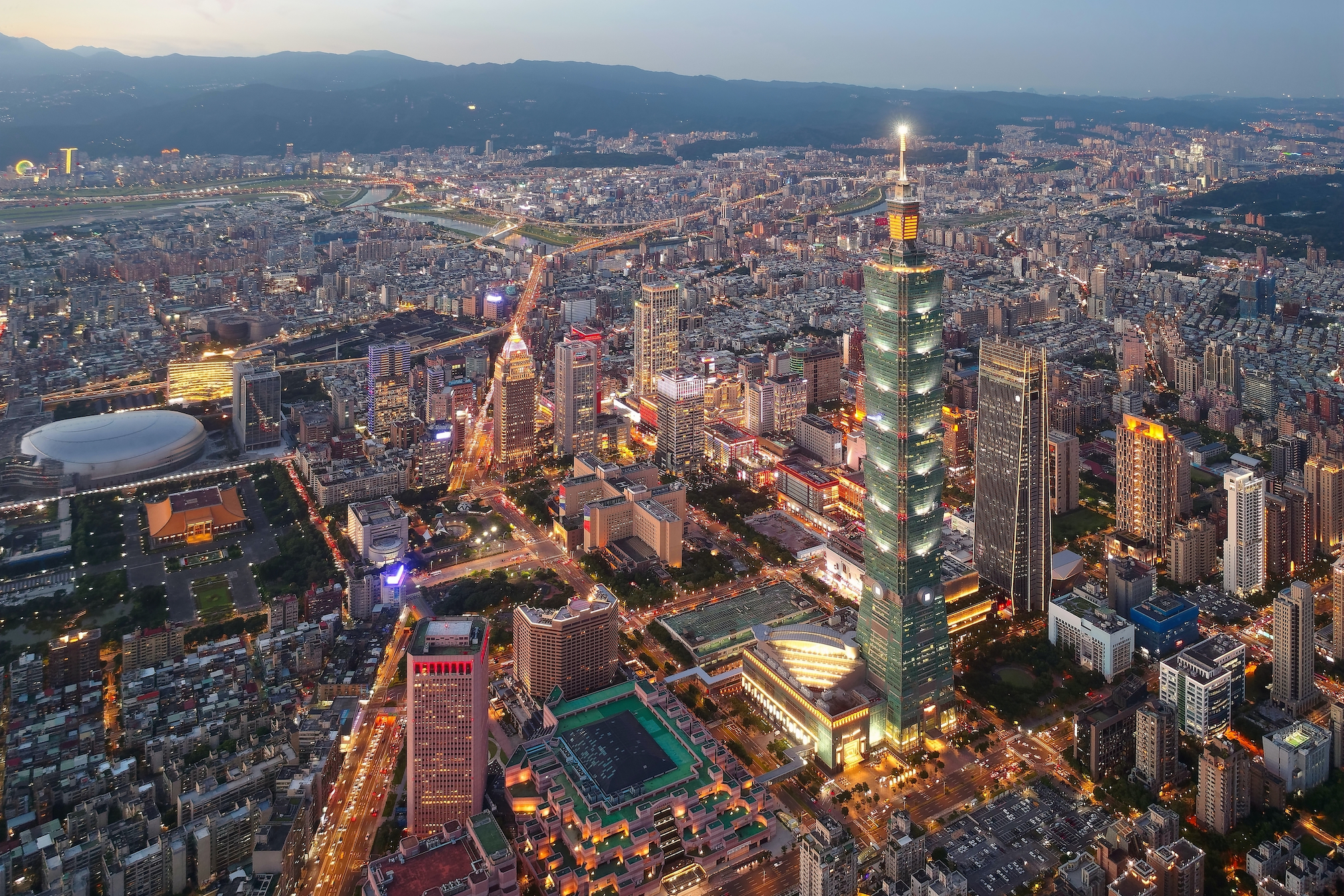 Taipei 1 台北101夜景與城市天際線:台北必遊景點攝影
